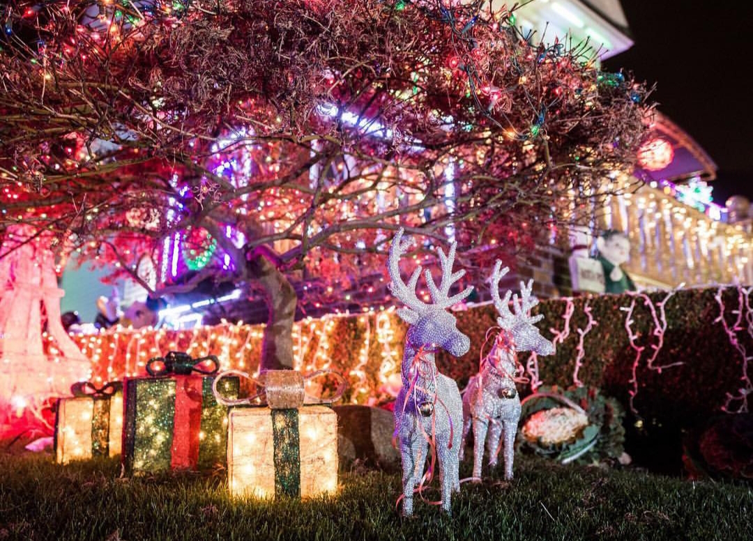 Enjoy Dyker Heights New York Christmas Lights This Holiday Season